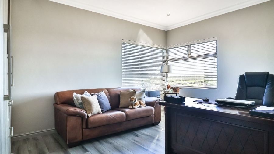 6 Bedroom Property for Sale in Kleinbaai Western Cape